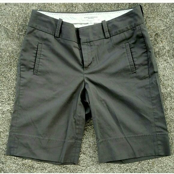 New Banana Republic bermuda shorts. Size 2 - Picture 1 of 3